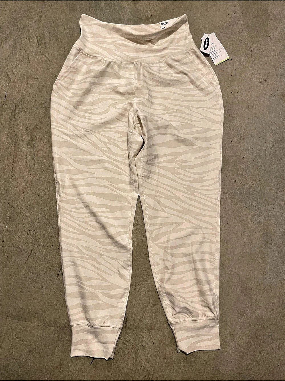 Old Navy High-Waisted PowerSoft Medium Jogger Animal Print Cream Medium NWT